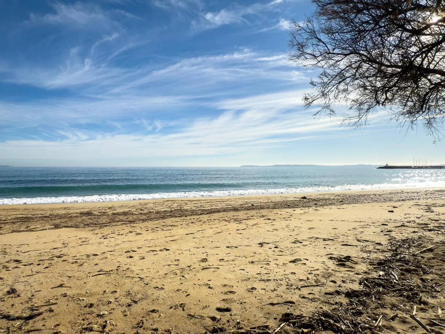 Apartment T2 Pied Dans L'Eau- Vue Mer- Proche Commerces Le Lavandou