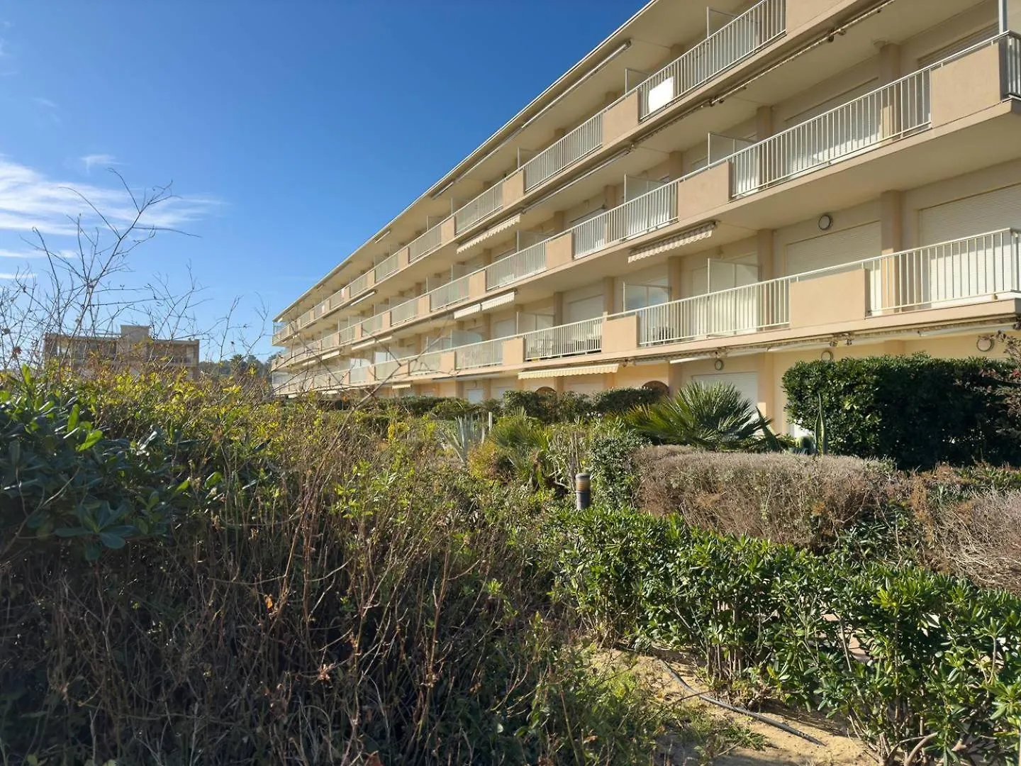 T2 Pied Dans L'Eau- Vue Mer- Proche Commerces Le Lavandou Apartment