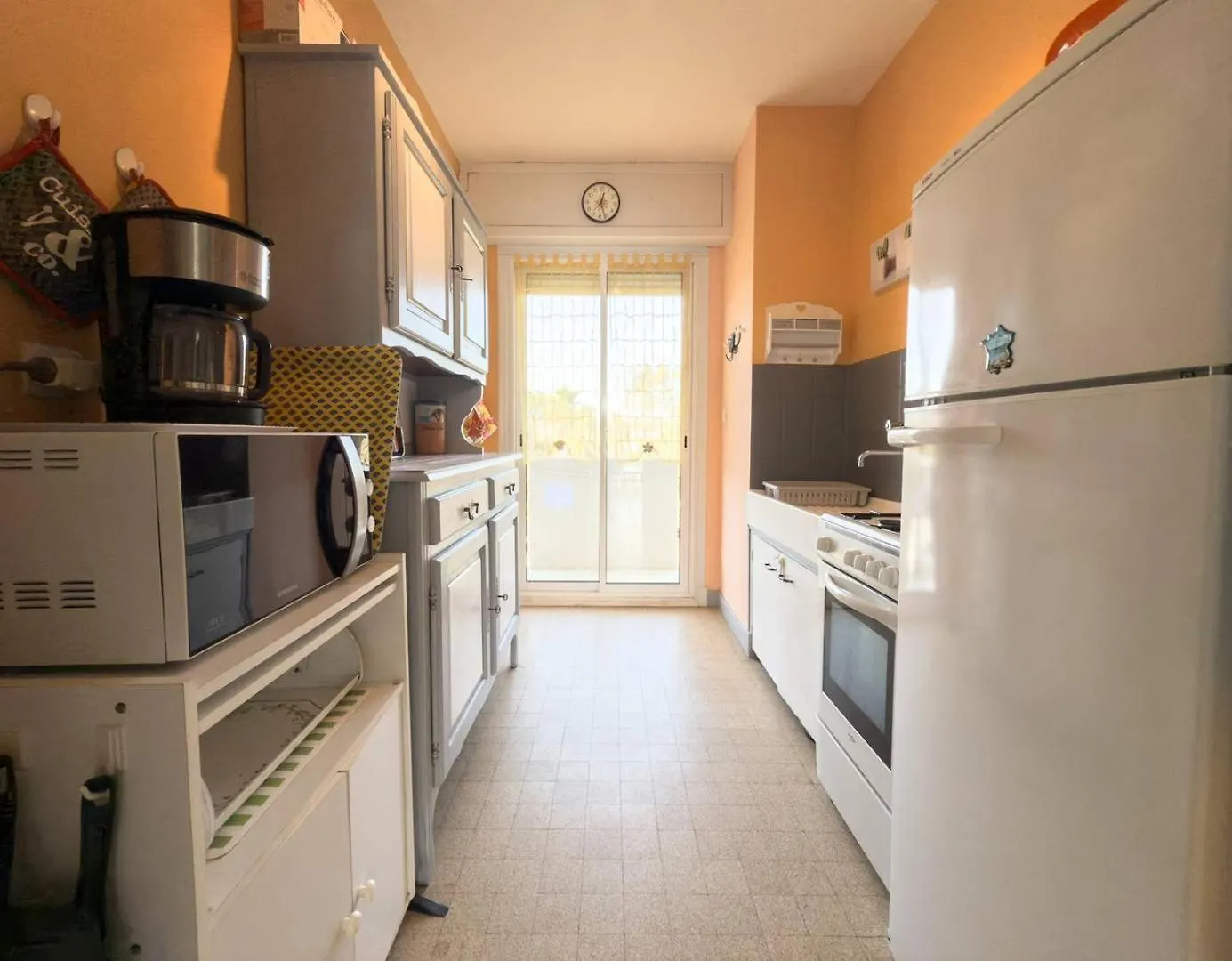T2 Pied Dans L'Eau- Vue Mer- Proche Commerces Le Lavandou 0*,  France